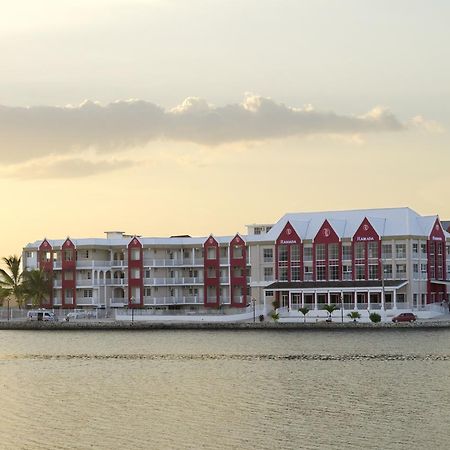 Ramada By Wyndham Tikal Isla De Флорес Екстериор снимка