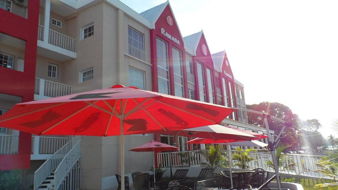 Ramada By Wyndham Tikal Isla De Флорес Екстериор снимка