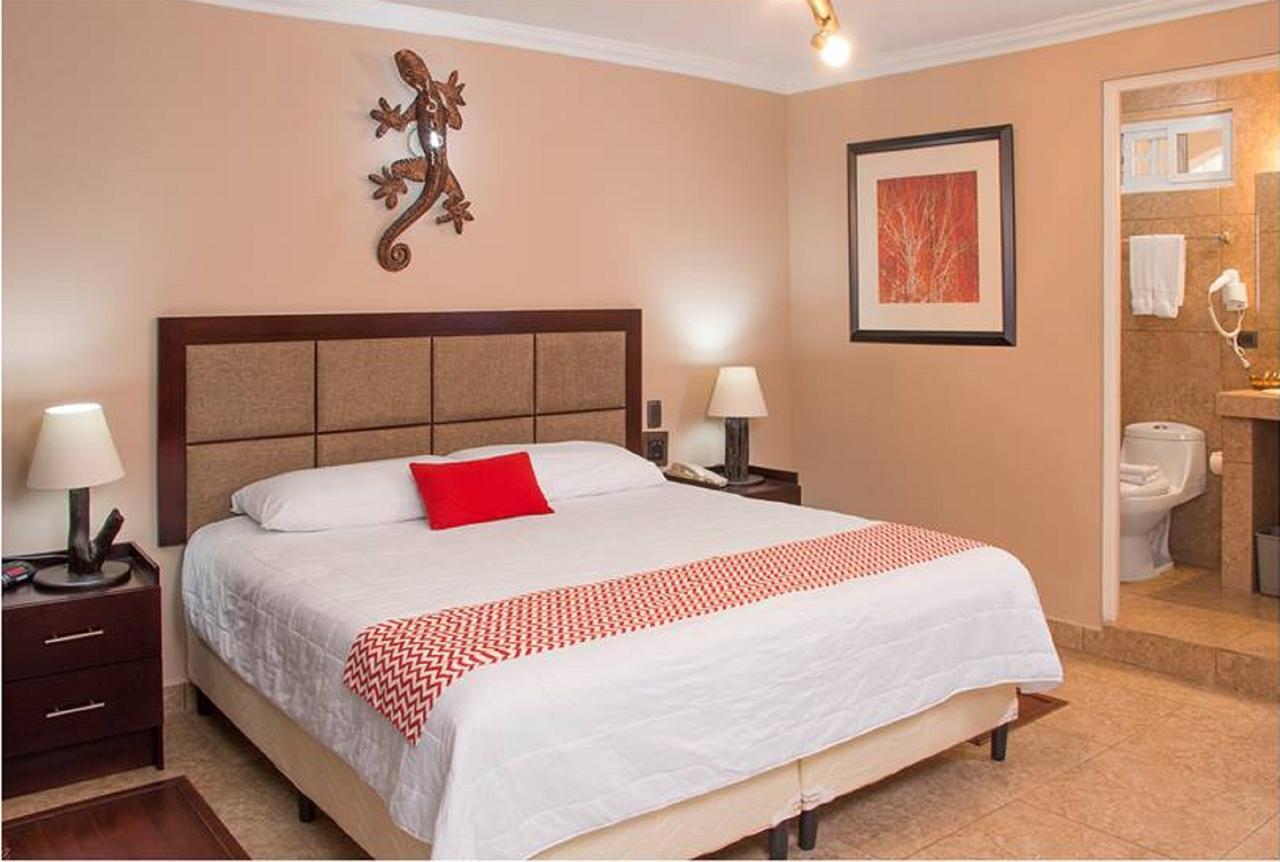 Ramada By Wyndham Tikal Isla De Флорес Екстериор снимка