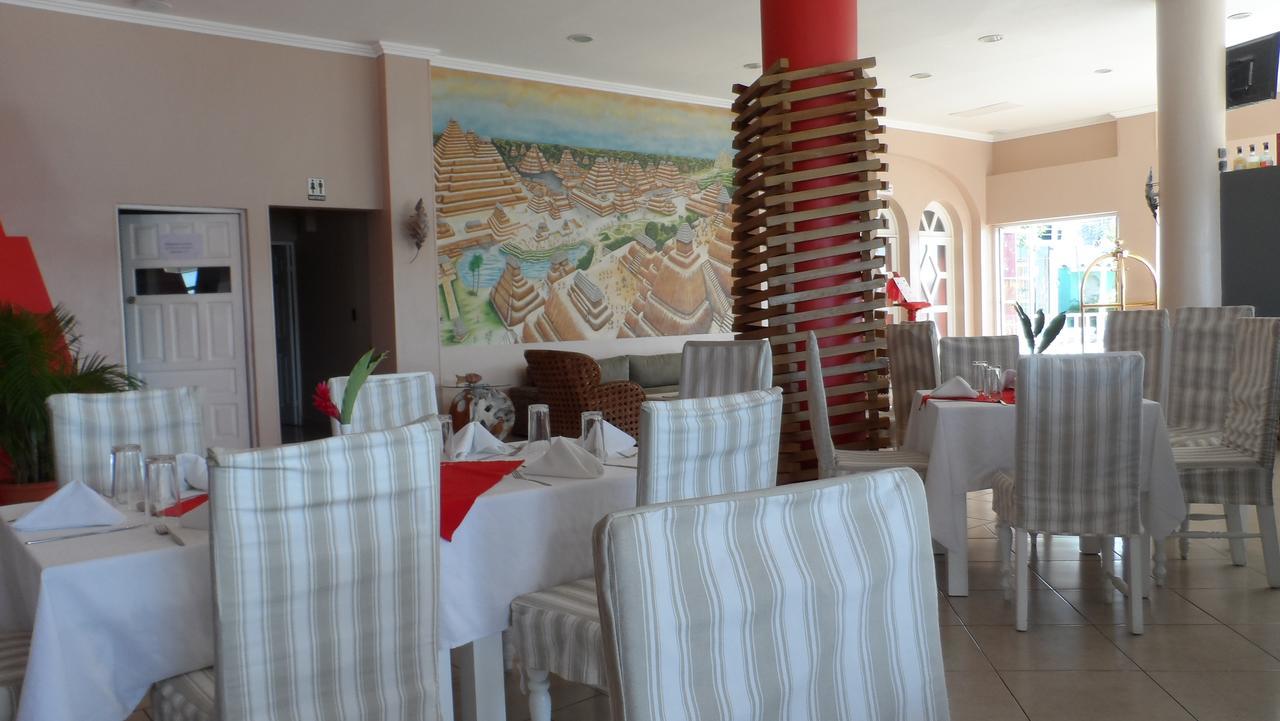 Ramada By Wyndham Tikal Isla De Флорес Екстериор снимка
