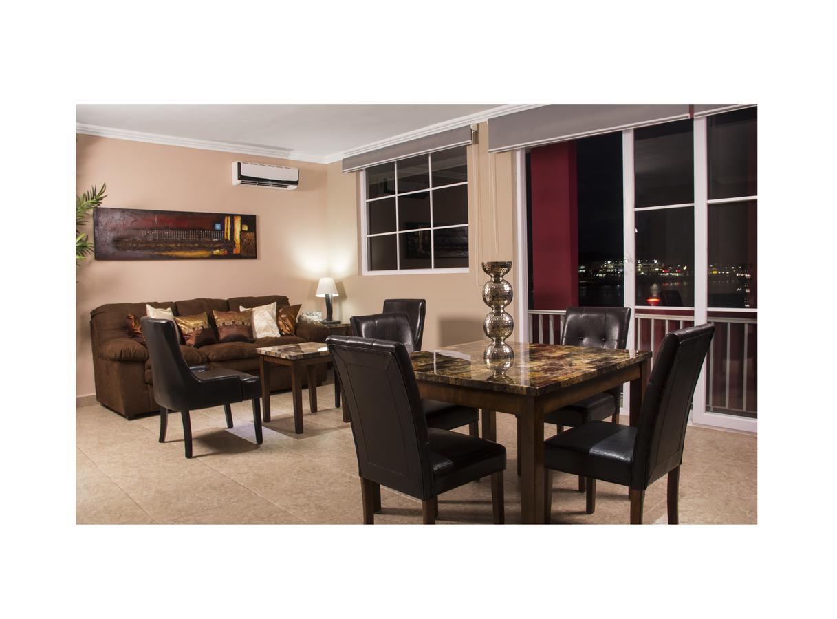 Ramada By Wyndham Tikal Isla De Флорес Екстериор снимка
